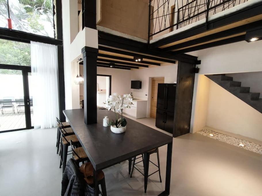 Industrial Luxury Nimes & Arles Villa Beaucaire  Exterior photo