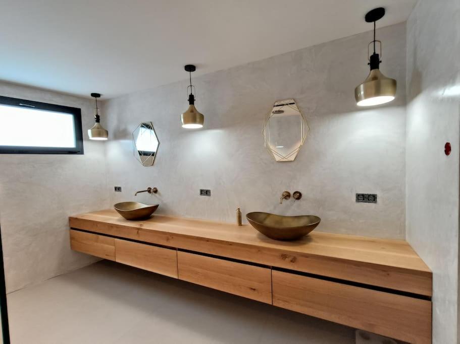 Industrial Luxury Nimes & Arles Villa Beaucaire  Exterior photo